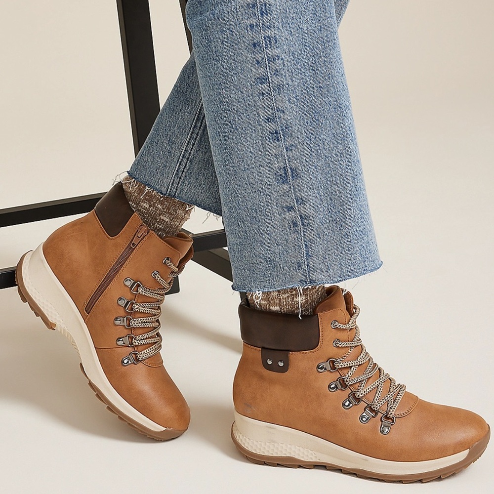 Peyton Hybrid Hiker Boot